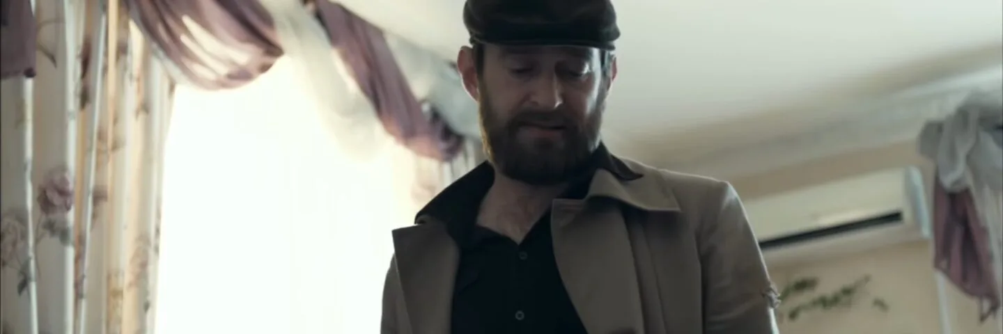 Кадр из 9 серии 1 сезона